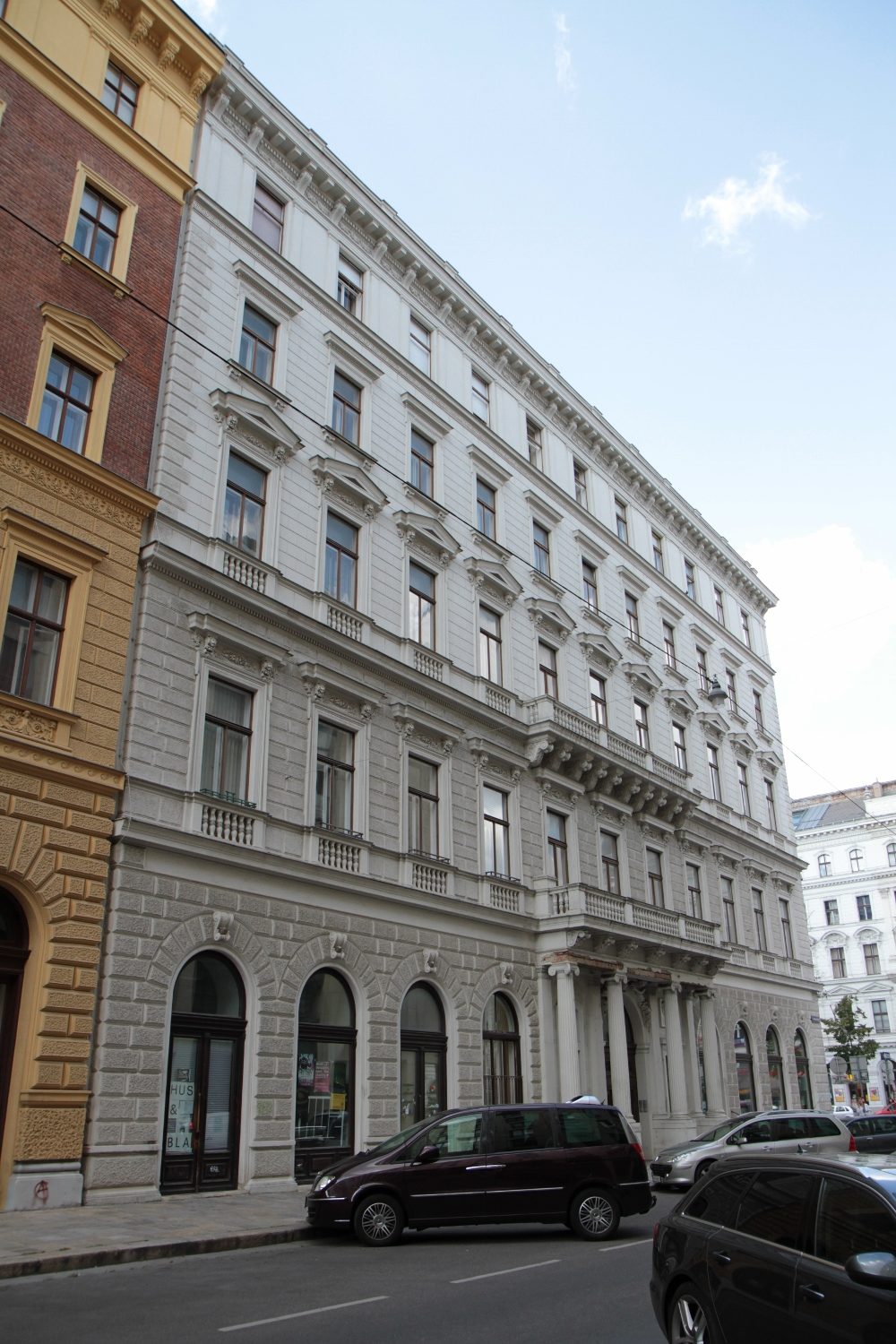 Adolf and Albert Lorenz house, Vienna - 01.jpg